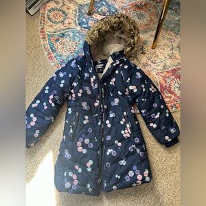 Girls Lands End Winter Coat.  Very Warm